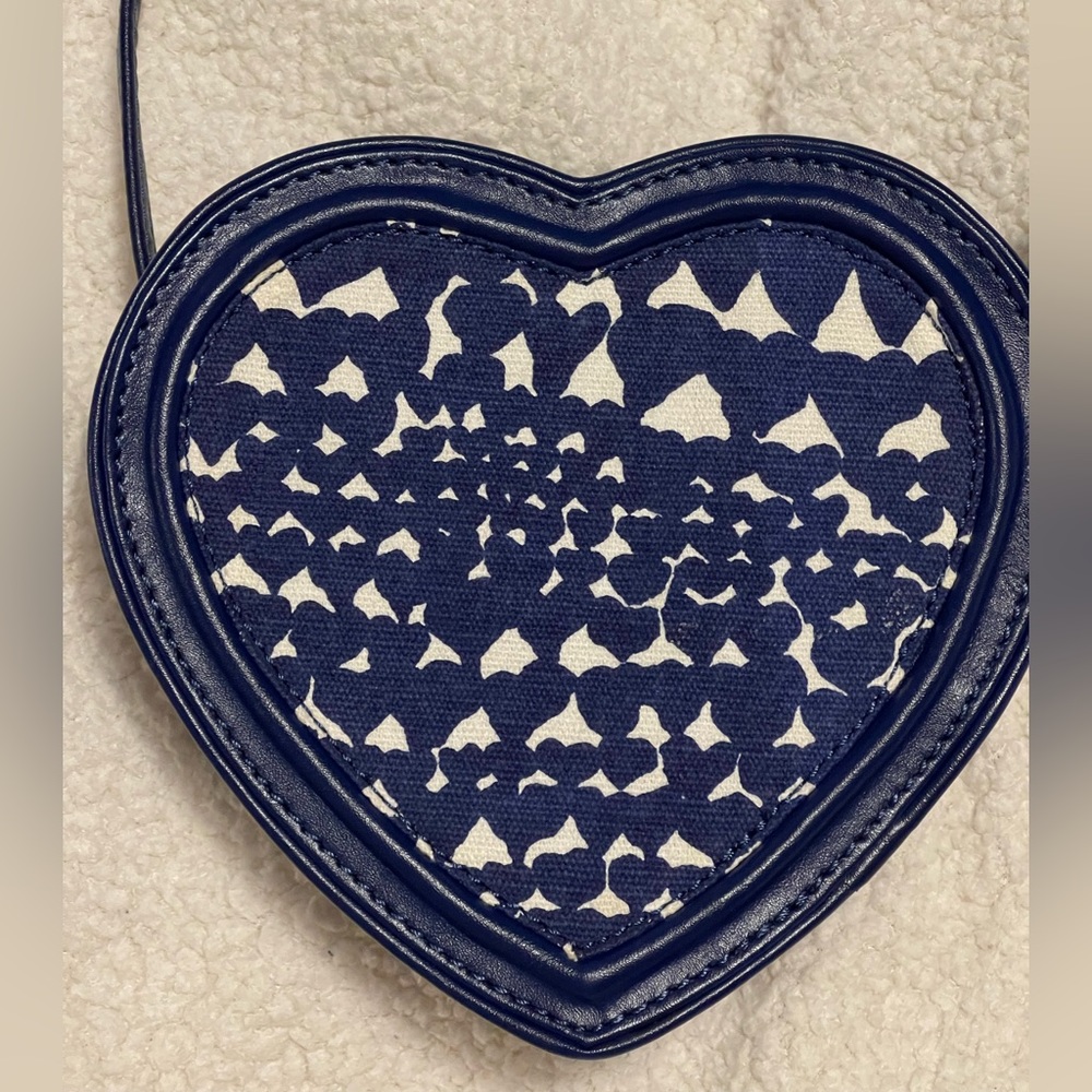 Excellent condition Stella McCartney Kids navy and white heart purse